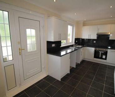 2 bedroom end of terrace house to rent - Photo 5