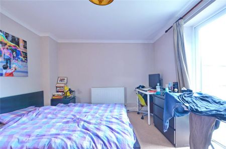 4 bedroom semi-detached house to rent - Photo 3