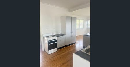 Charming home in Rutherford - Photo 2