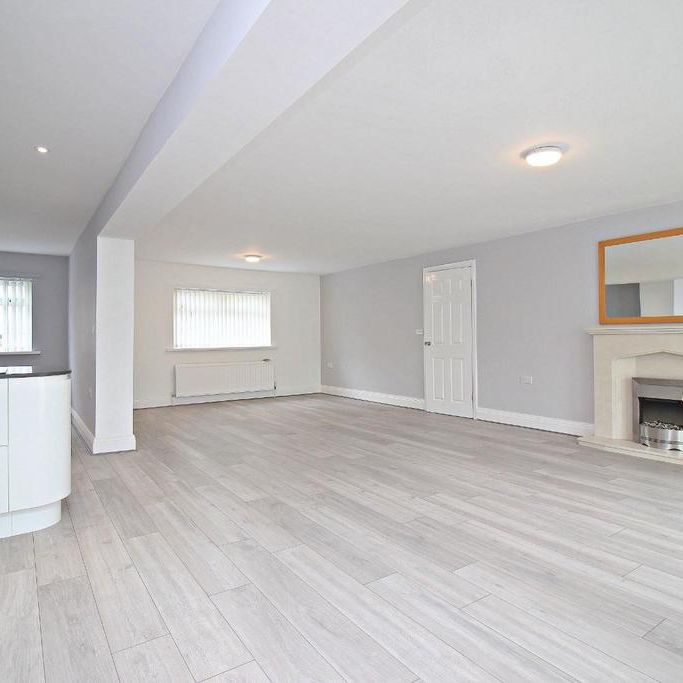 4 bedroom detached bungalow to rent - Photo 1