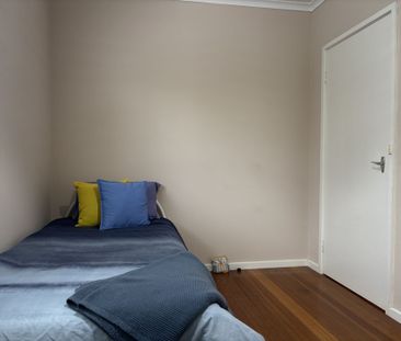 PRACTICAL LIVING. - Photo 4