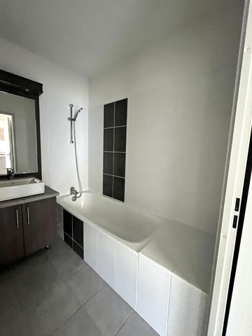 Location Appartement 2 pièces 37m² ST ANDRE DE CUBZAC 33240 - Photo 5