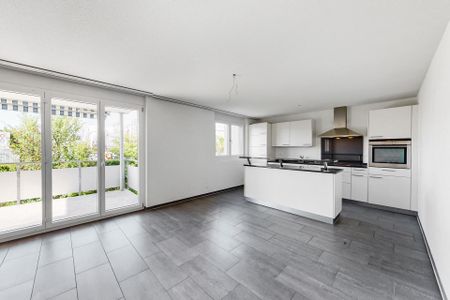 Grosszügige und moderne Familienwohnung in Niederhasli - Photo 2