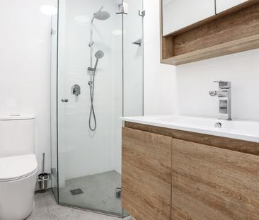 Modern 2 level townhouse close to everything!! - Photo 5