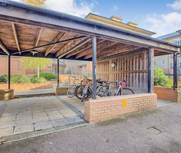 3 bedroom flat to rent - Photo 3