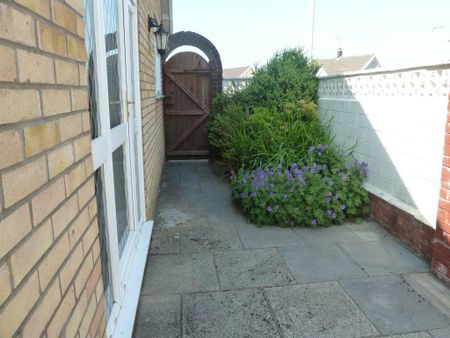 1 bedroom detached bungalow to rent - Photo 5