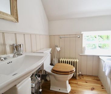 5 bedroom detached house to rent - Photo 2