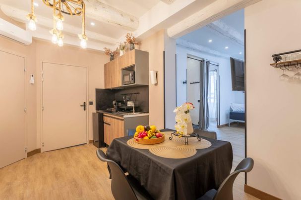 Place Francis Chirat - Photo 1