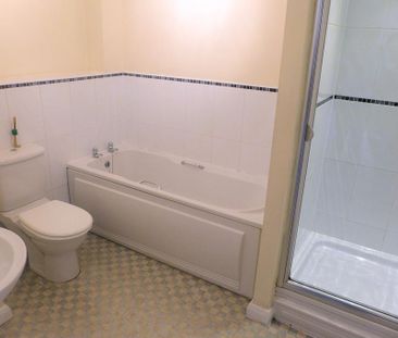 2 bedroom flat to rent - Photo 6