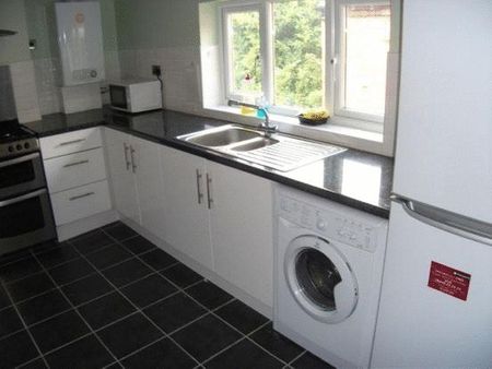 3 bedroom flat to rent - Photo 2