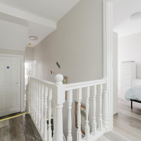 5 bedroom flat to rent - Photo 1