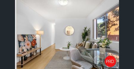 SUN FILLED & CONVENIENT LIVING!!! - Photo 3