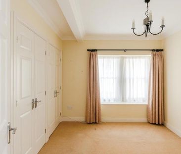 A stunning large two bed maisonette within this beautiful building,... - Photo 6