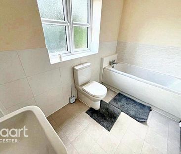 4 bedroom detached house to rent - Photo 5