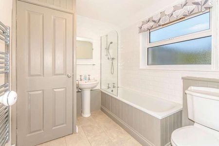 Bytham Road, Creeton, NG33 - Photo 5