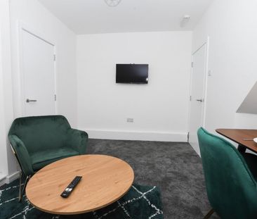 3 bedroom House To Let Total Size: 786 SQ FT - Photo 2