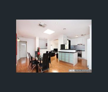 Prestigious Family Home In Outstanding Location - Photo 4