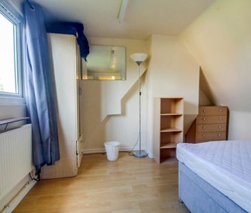 4 bedroom house of multiple occupation to rent - Photo 3