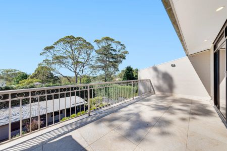 North-Facing, Impeccably Renovated Duplex Positioned 300m to Lane Cove Village - Photo 5