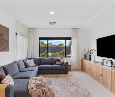 Spacious & Stylish 3 Bed / 2 Bath Home on a Corner Block - Photo 1