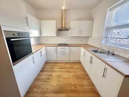 Kenyon Road, L15 5BD - Photo 3