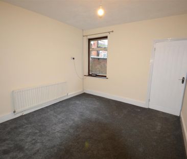 3 bedroom house - terraced to rent - Photo 3