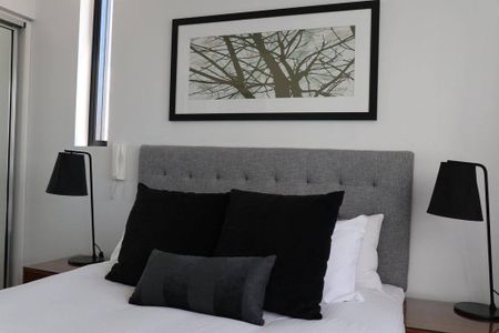 FULLY FURNISHED 1 BEDROOM APARTMENT - Photo 4