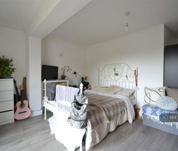 4 bedroom terraced house to rent - Photo 3