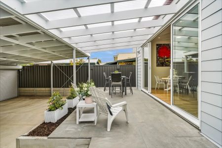 Beware city buzz lovers. Prepare for a quiet life. - Photo 2