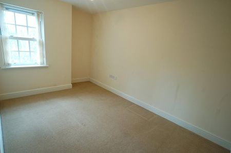 3 bedroom apartment to rent - Photo 3