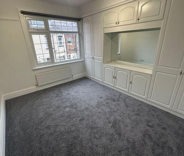 3 bedroom terraced house to rent - Photo 6