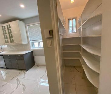 4867 Av. Lacombe, Montréal (Côte-des-Neiges, QC H3W - Photo 3