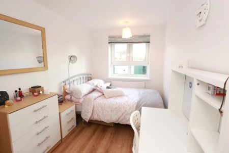 Paul Street – Room 2 - Photo 4