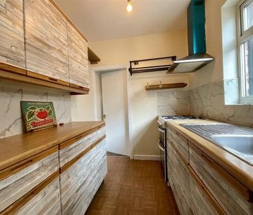 2 bedroom terraced house to rent - Photo 4