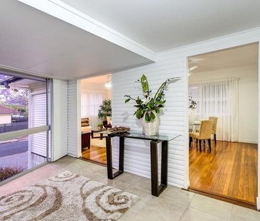 23 Newcastle Street, Fairfield QLD 4103 - House For Rent - $750 | D... - Photo 2