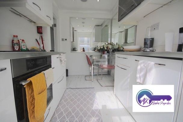 1 Bedroom Room in Flat Share To Rent - Photo 1