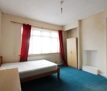 4 bedroom semi-detached house to rent - Photo 1