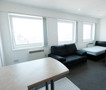 Studio to rent - Photo 1