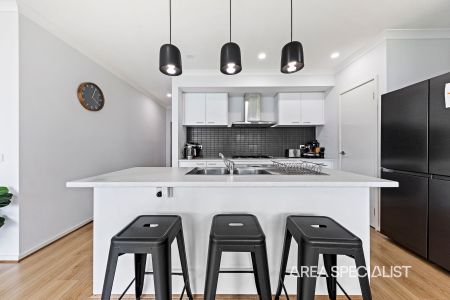 80 Hedgevale Drive, Officer VIC 3809 - House For Rent | Domain - Photo 4