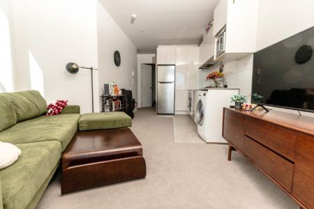 Charming Corner Apartment Mount Eden - Photo 3