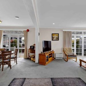 Hawera, 3 bedrooms - Photo 2