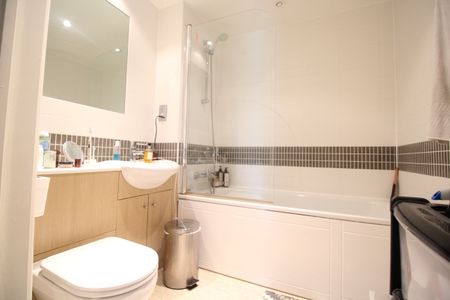 1 bedroom apartment to rent South Fifth Street, Milton Keynes, Buckinghamshire, MK9 - Photo 5