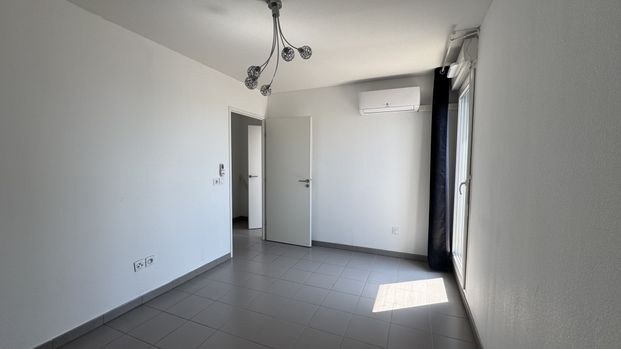 Location Appartement 2 pièces 40m² MARSEILLE 15ème - Photo 1