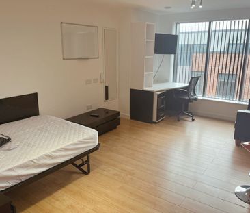 Studio Flat, London Road, LE2 - Photo 1