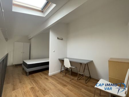 Location Appartement 2 pièces 45m² MARSEILLE 5ème - Photo 4