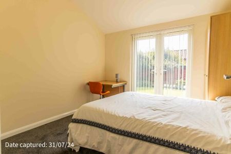 Halifax Court, 35 Peel Close, Heslington - Photo 5