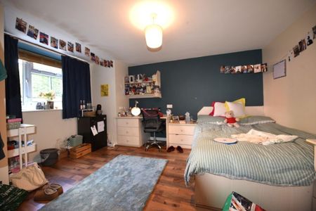 5 bedroom Flat in Brudenell Road, Leeds - Photo 5