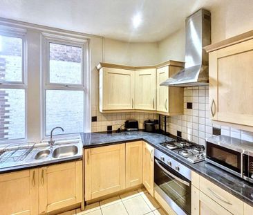 4 bed terraced house to rent in NE6 - Photo 4