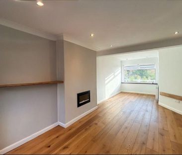 4 bedroom semi-detached house to rent - Photo 6