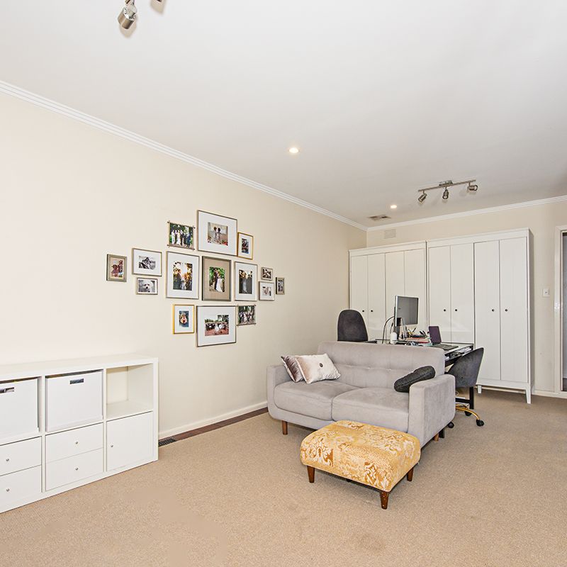 1 Ashbury Court, Mount Waverley VIC 3149 - House For Rent | Domain - Photo 1